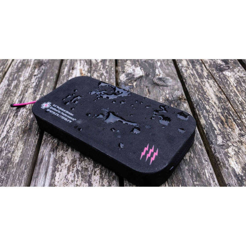 Muc-Off Waterproof Essentials Case